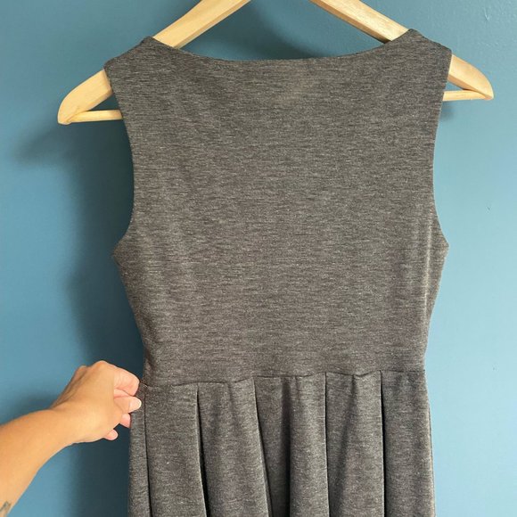 Grey Monteau pleated aline dress - Picture 5 of 5